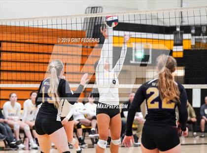 Thumbnail 3 in Alameda vs. Willows (CIF Division 4 Round 1) photogallery.