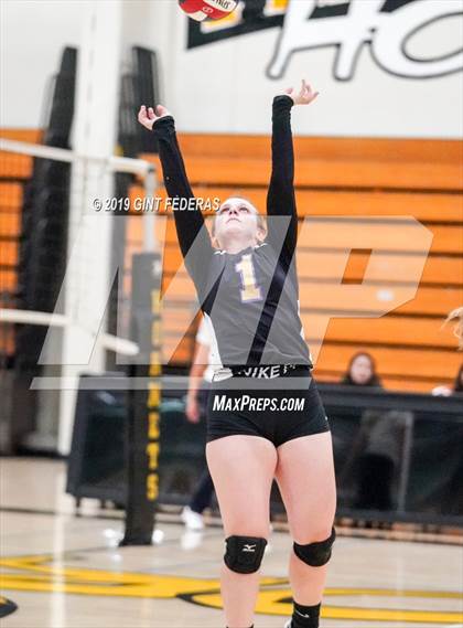Thumbnail 3 in Alameda vs. Willows (CIF Division 4 Round 1) photogallery.