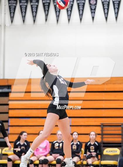 Thumbnail 3 in Alameda vs. Willows (CIF Division 4 Round 1) photogallery.