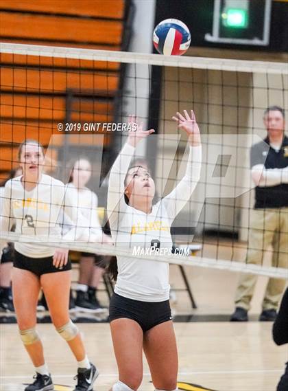 Thumbnail 1 in Alameda vs. Willows (CIF Division 4 Round 1) photogallery.