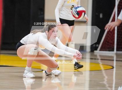 Thumbnail 1 in Alameda vs. Willows (CIF Division 4 Round 1) photogallery.