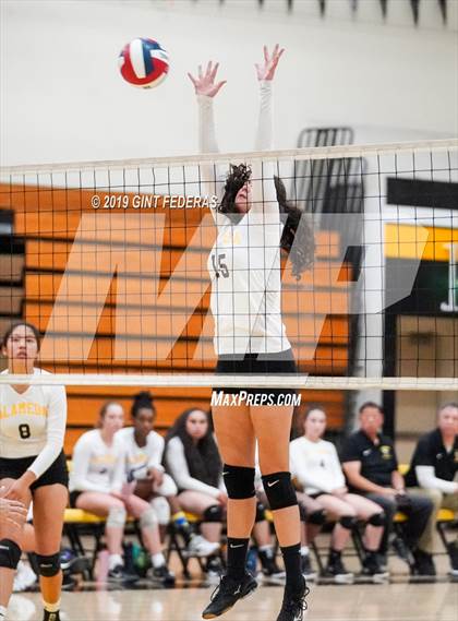 Thumbnail 2 in Alameda vs. Willows (CIF Division 4 Round 1) photogallery.