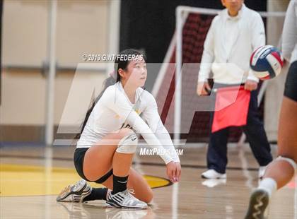 Thumbnail 2 in Alameda vs. Willows (CIF Division 4 Round 1) photogallery.