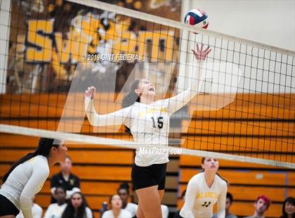 Thumbnail 2 in Alameda vs. Willows (CIF Division 4 Round 1) photogallery.