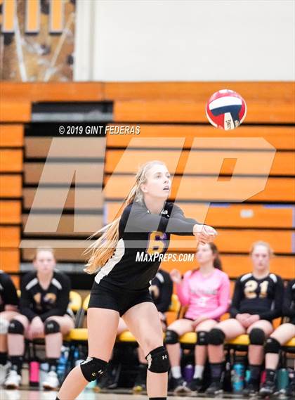 Thumbnail 3 in Alameda vs. Willows (CIF Division 4 Round 1) photogallery.
