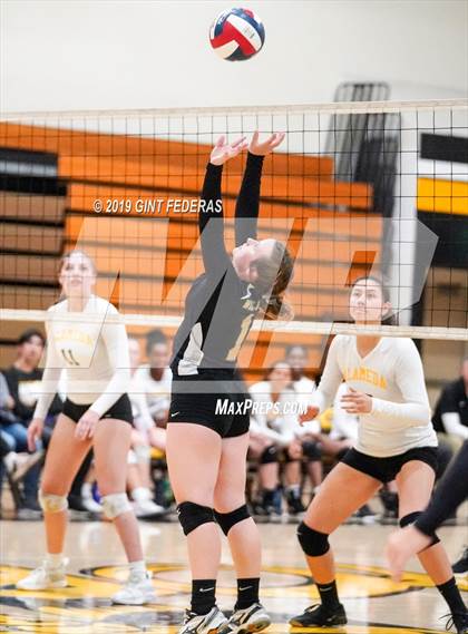 Thumbnail 3 in Alameda vs. Willows (CIF Division 4 Round 1) photogallery.