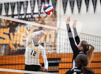 Thumbnail 1 in Alameda vs. Willows (CIF Division 4 Round 1) photogallery.