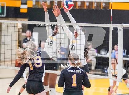 Thumbnail 3 in Alameda vs. Willows (CIF Division 4 Round 1) photogallery.