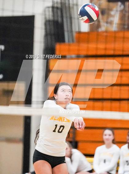 Thumbnail 3 in Alameda vs. Willows (CIF Division 4 Round 1) photogallery.