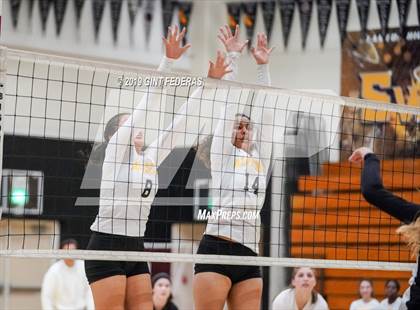 Thumbnail 2 in Alameda vs. Willows (CIF Division 4 Round 1) photogallery.