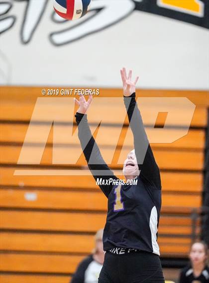 Thumbnail 2 in Alameda vs. Willows (CIF Division 4 Round 1) photogallery.