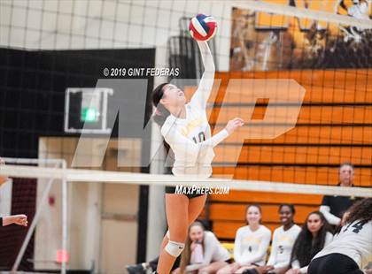 Thumbnail 3 in Alameda vs. Willows (CIF Division 4 Round 1) photogallery.