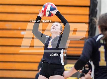 Thumbnail 1 in Alameda vs. Willows (CIF Division 4 Round 1) photogallery.