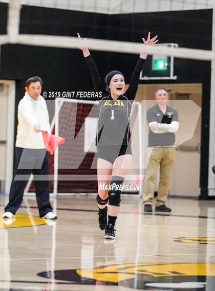 Thumbnail 2 in Alameda vs. Willows (CIF Division 4 Round 1) photogallery.