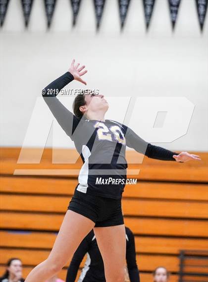 Thumbnail 1 in Alameda vs. Willows (CIF Division 4 Round 1) photogallery.