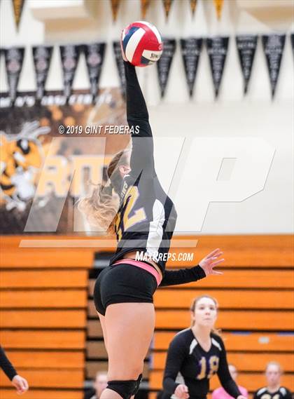 Thumbnail 3 in Alameda vs. Willows (CIF Division 4 Round 1) photogallery.