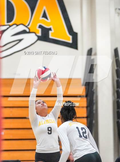 Thumbnail 3 in Alameda vs. Willows (CIF Division 4 Round 1) photogallery.