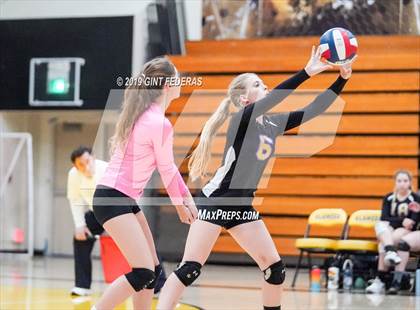 Thumbnail 1 in Alameda vs. Willows (CIF Division 4 Round 1) photogallery.