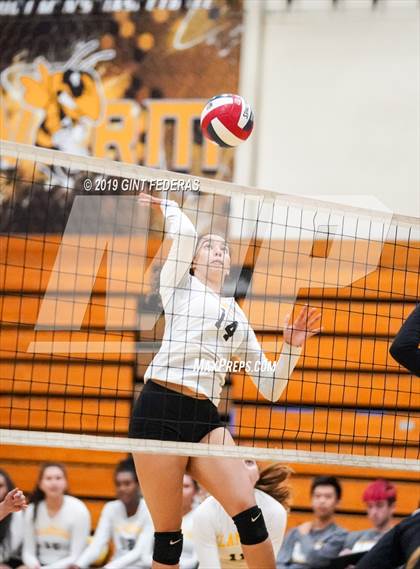 Thumbnail 1 in Alameda vs. Willows (CIF Division 4 Round 1) photogallery.
