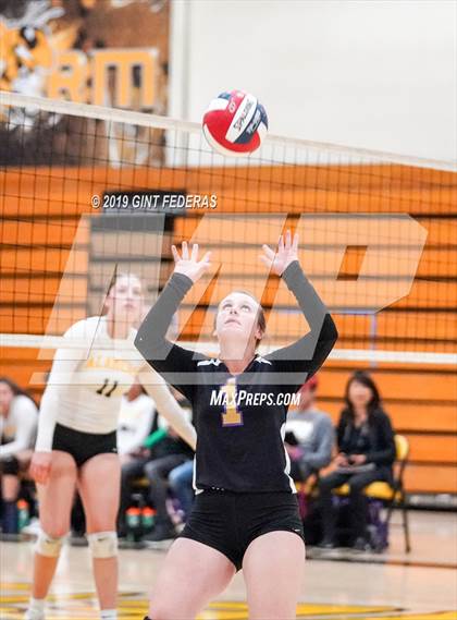 Thumbnail 1 in Alameda vs. Willows (CIF Division 4 Round 1) photogallery.