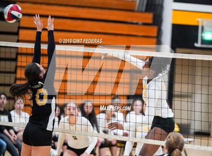 Thumbnail 1 in Alameda vs. Willows (CIF Division 4 Round 1) photogallery.