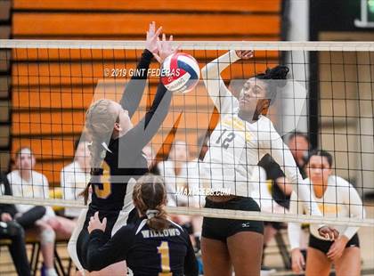 Thumbnail 1 in Alameda vs. Willows (CIF Division 4 Round 1) photogallery.