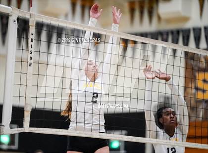 Thumbnail 3 in Alameda vs. Willows (CIF Division 4 Round 1) photogallery.