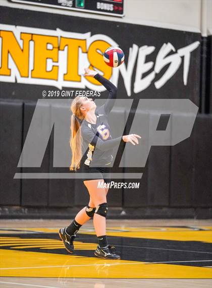 Thumbnail 3 in Alameda vs. Willows (CIF Division 4 Round 1) photogallery.
