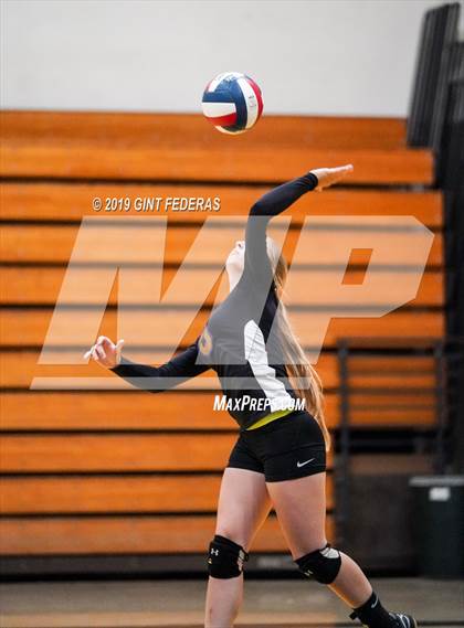 Thumbnail 1 in Alameda vs. Willows (CIF Division 4 Round 1) photogallery.