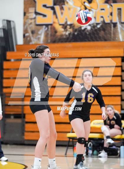 Thumbnail 3 in Alameda vs. Willows (CIF Division 4 Round 1) photogallery.