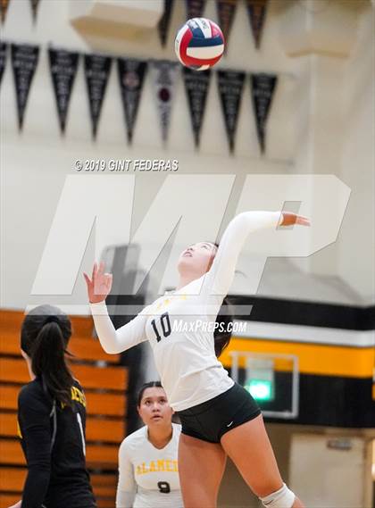 Thumbnail 3 in Alameda vs. Willows (CIF Division 4 Round 1) photogallery.