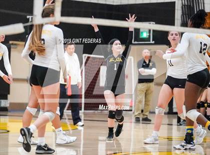 Thumbnail 3 in Alameda vs. Willows (CIF Division 4 Round 1) photogallery.