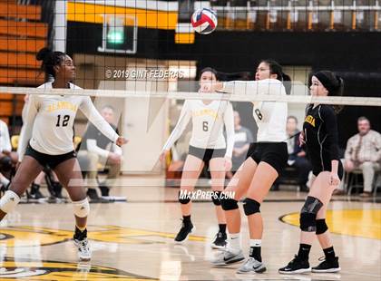 Thumbnail 2 in Alameda vs. Willows (CIF Division 4 Round 1) photogallery.