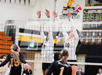 Thumbnail 1 in Alameda vs. Willows (CIF Division 4 Round 1) photogallery.