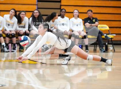 Thumbnail 1 in Alameda vs. Willows (CIF Division 4 Round 1) photogallery.