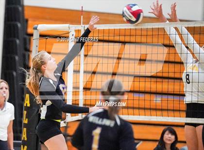 Thumbnail 2 in Alameda vs. Willows (CIF Division 4 Round 1) photogallery.