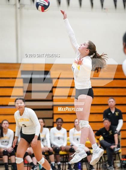 Thumbnail 1 in Alameda vs. Willows (CIF Division 4 Round 1) photogallery.