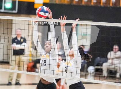 Thumbnail 2 in Alameda vs. Willows (CIF Division 4 Round 1) photogallery.