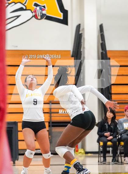 Thumbnail 2 in Alameda vs. Willows (CIF Division 4 Round 1) photogallery.