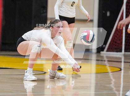 Thumbnail 3 in Alameda vs. Willows (CIF Division 4 Round 1) photogallery.