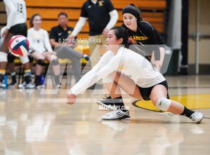 Thumbnail 1 in Alameda vs. Willows (CIF Division 4 Round 1) photogallery.