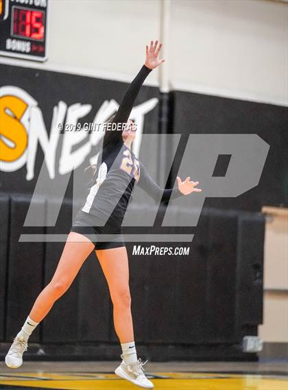 Thumbnail 1 in Alameda vs. Willows (CIF Division 4 Round 1) photogallery.