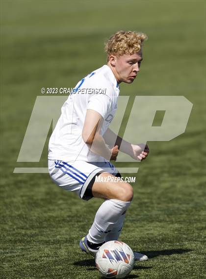 Thumbnail 2 in Green Canyon vs. Dixie (UHSAA 4A Semifinal) photogallery.
