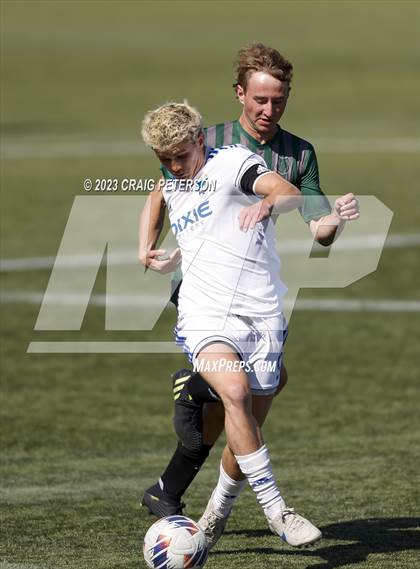 Thumbnail 3 in Green Canyon vs. Dixie (UHSAA 4A Semifinal) photogallery.