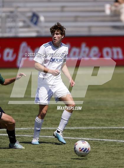 Thumbnail 2 in Green Canyon vs. Dixie (UHSAA 4A Semifinal) photogallery.