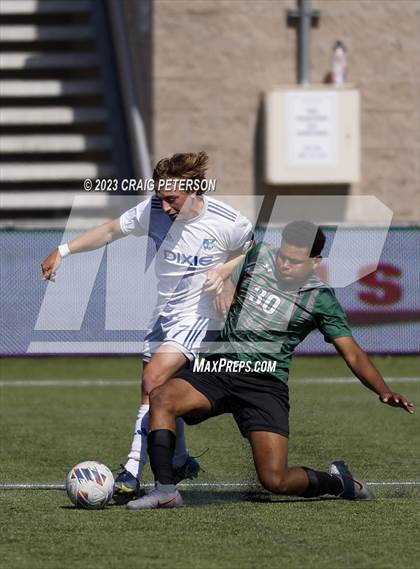 Thumbnail 1 in Green Canyon vs. Dixie (UHSAA 4A Semifinal) photogallery.