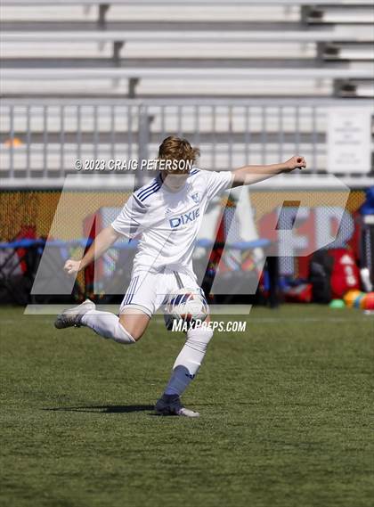 Thumbnail 3 in Green Canyon vs. Dixie (UHSAA 4A Semifinal) photogallery.