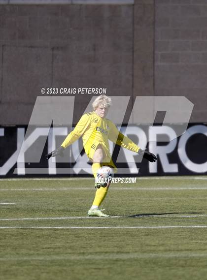 Thumbnail 3 in Green Canyon vs. Dixie (UHSAA 4A Semifinal) photogallery.