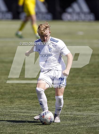 Thumbnail 2 in Green Canyon vs. Dixie (UHSAA 4A Semifinal) photogallery.