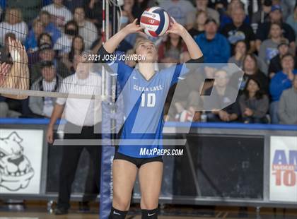 Thumbnail 3 in McDonell Central vs. Clear Lake (WIAA D4 Sectional Semifinal)  photogallery.